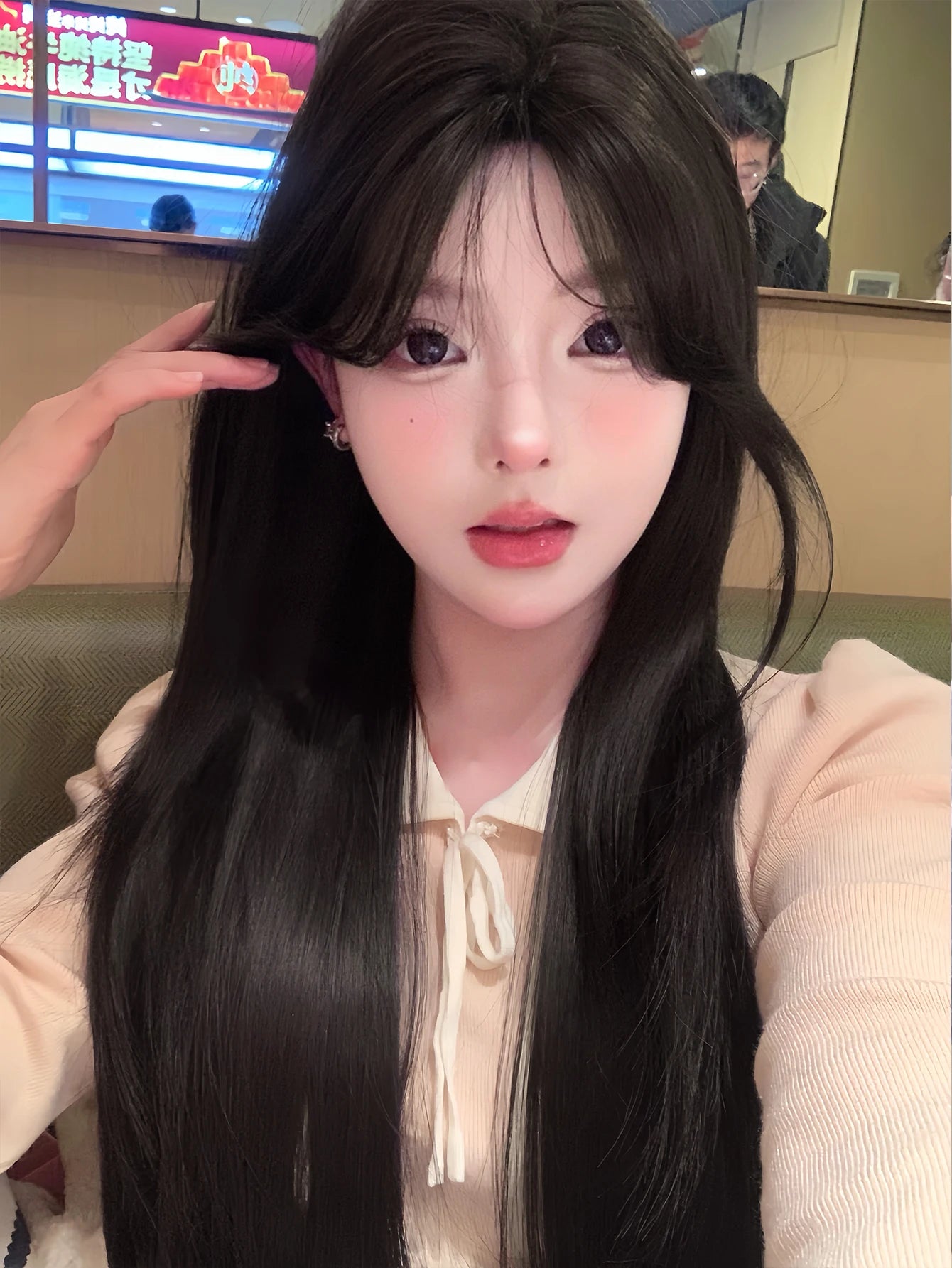 28Inch Sexy Natural Black Synthetic Wigs Middle Part Long Silky Straight Hair Wig For Women Daily Use Cosplay Heat Resistant